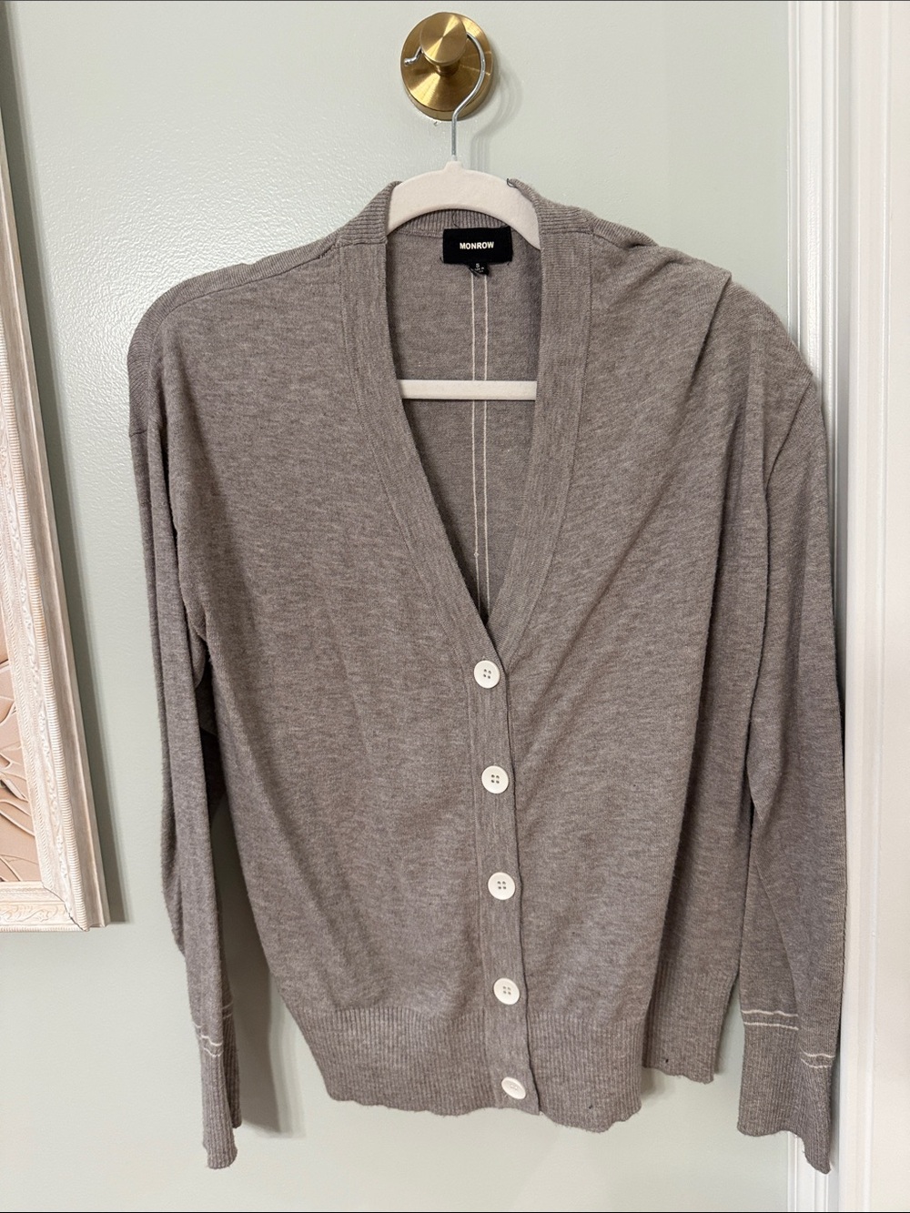 Monroe women’s Gray V-Neck Button Cardigan Sweater SMALL